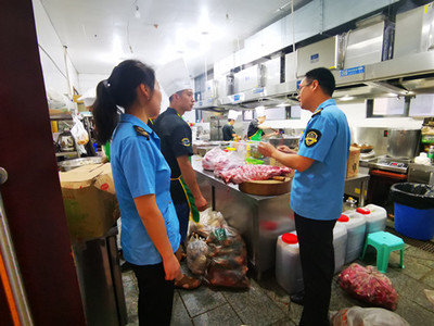 石棉县市场监督管理局开展生猪猪肉产品及猪肉制品专项检查